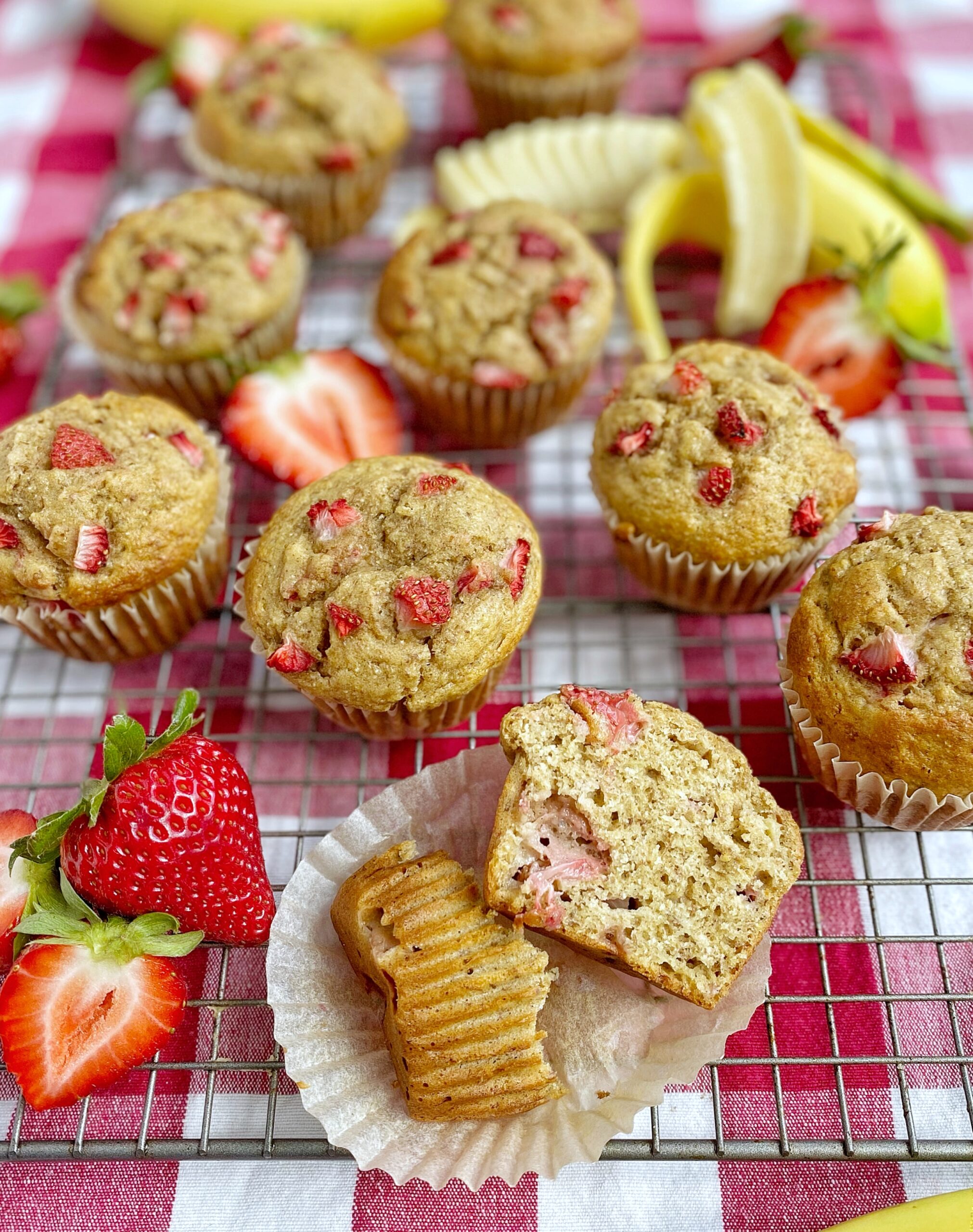 Coffeeshop Strawberry Banana Muffins - Straight to the Hips, Baby